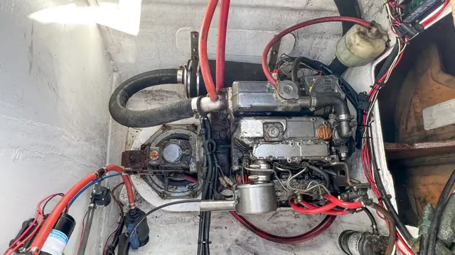 Yanmar 3YM30 saildrive engine bay